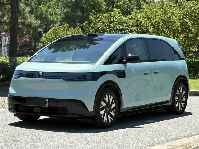 ZEEKR MIX 2025 Smart Driving Edition