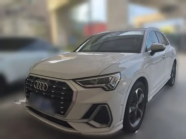 Audi Q3 2023 35 TFSI Fashion Dynamic (1.4T)