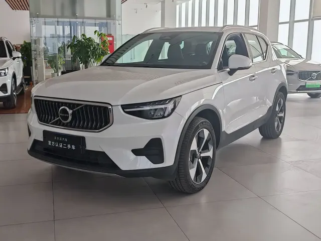 Volvo XC40 2025 B4 AWD Smart Elite Luxury Edition