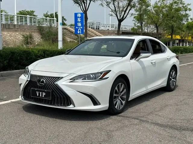 Lexus ES 2018 200 Excellence Edition China V