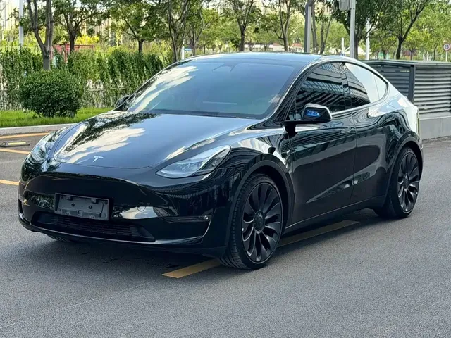 Tesla Model Y 2023 High Performance All-Wheel Drive Edition