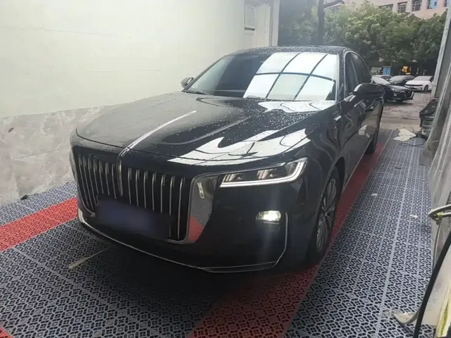 Hongqi H9 2022 2.0T Smart Connect Flag Joy Edition