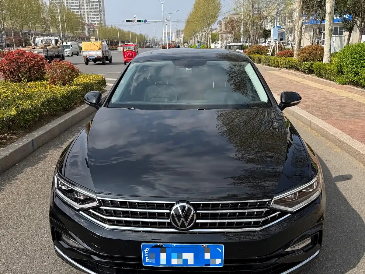 Volkswagen Magotan 2023 Model 2 Million Commemorative Edition 330TSI DSG Luxury