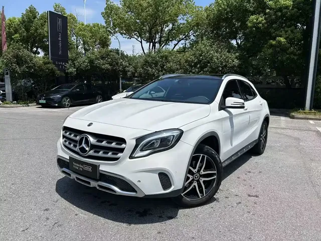 Mercedes-Benz GLA 2017 GLA 200 Fashion