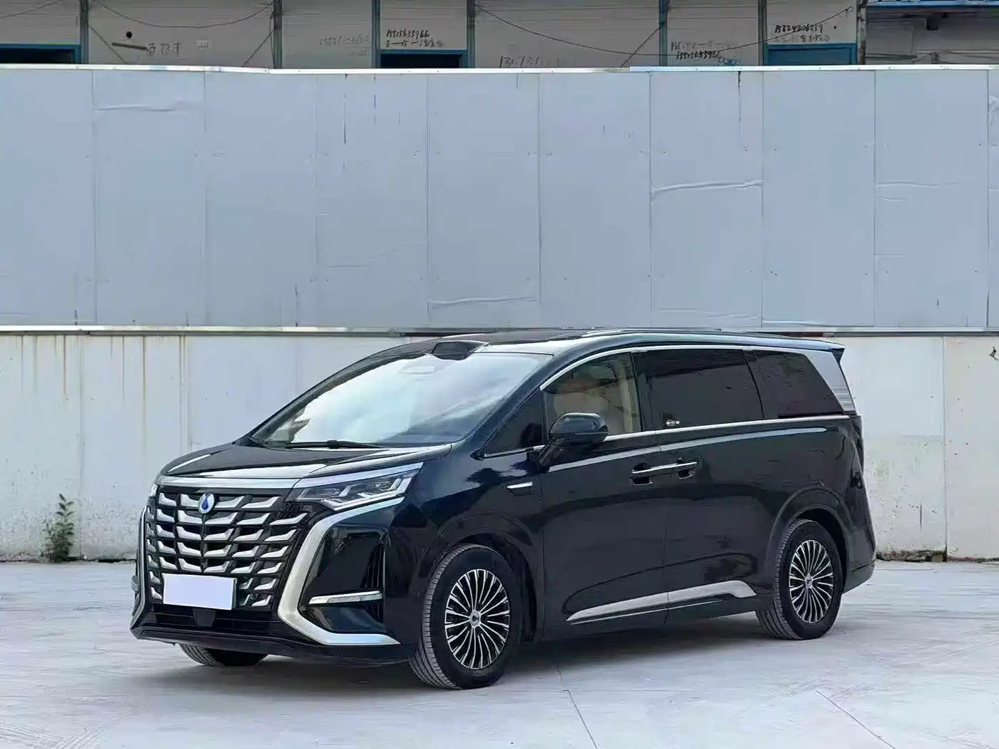 Denza D9 2025 DM-i Smart Drive Edition 1020 AWD Premium