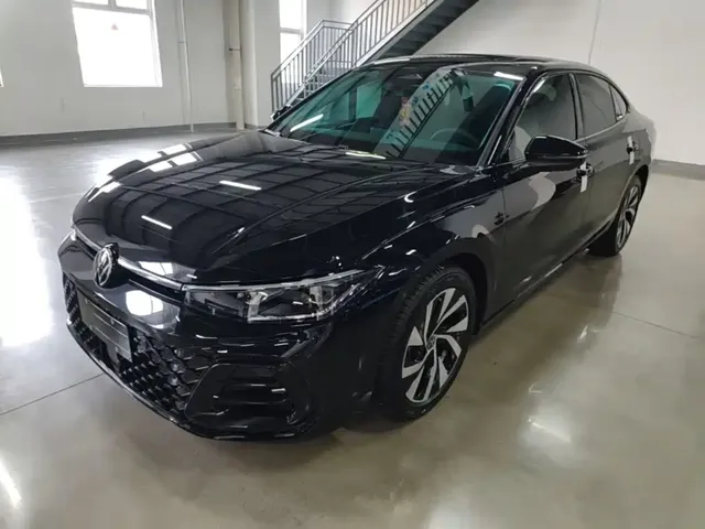 Volkswagen Passat 2026 Pro 380TSI Starlight Dragon Glory Edition