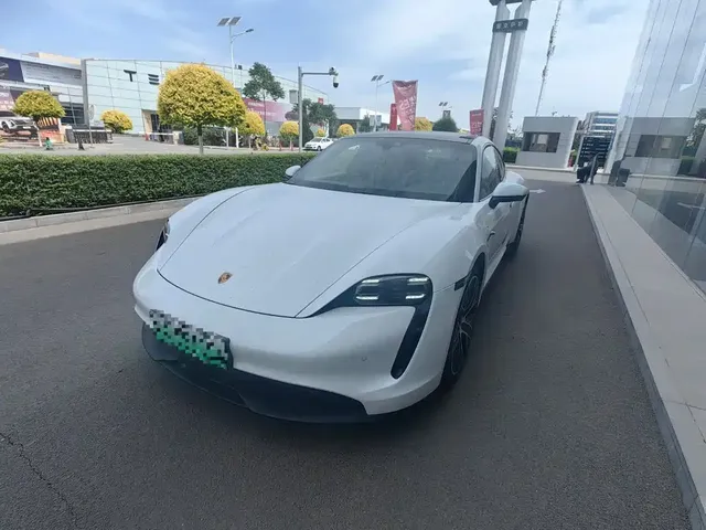 Porsche Taycan 2022 Taycan