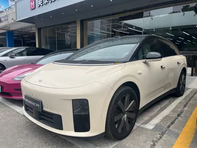 Li Auto i6 2025 4WD Base Model
