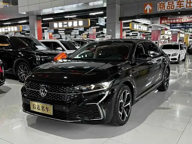 Volkswagen Passat 2026 Outstanding Edition 380TSI Starlight Dragon Soaring Version