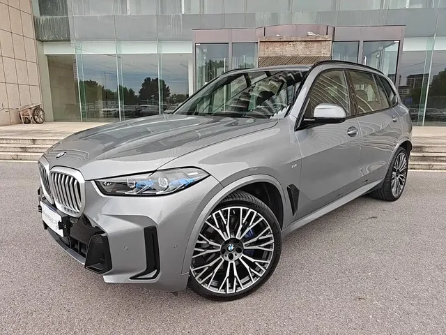 BMW X5 2025 Model xDrive 40Li Exclusive M Sport Blackout Package