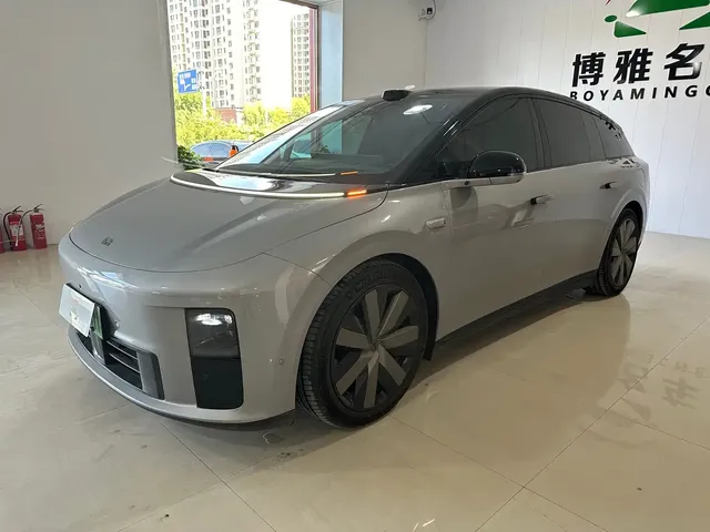 Li Auto i6 2025 4WD Base Model