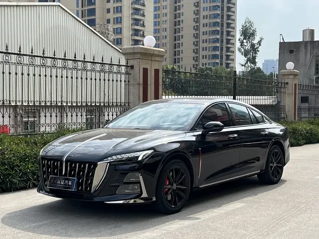 Hongqi H6 2025 Model 2.0T Fashion Edition