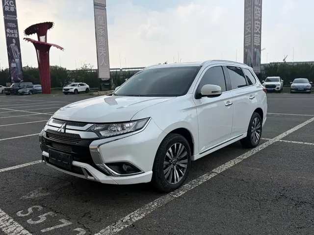 Mitsubishi Outlander 2021 2.0L FWD Comfort Edition 5-seater