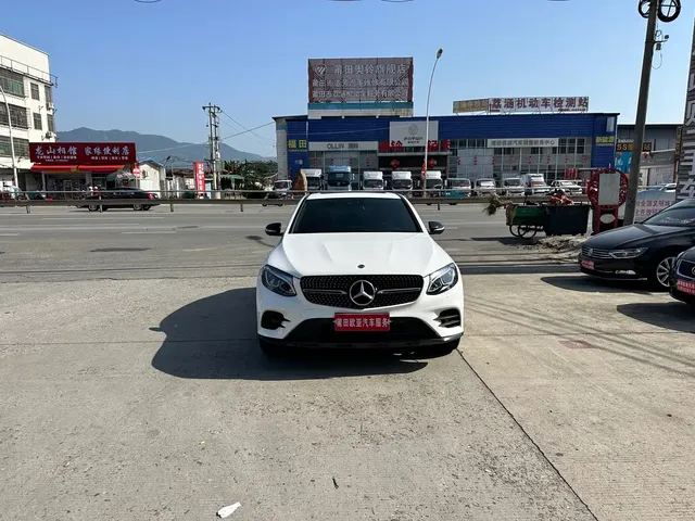 Mercedes-Benz GLC Coupe 2018 GLC 260 4MATIC Coupe SUV