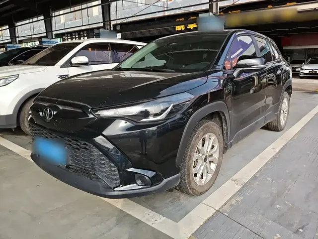 Toyota Frontlander 2024 2.0L CVT Leading Edition
