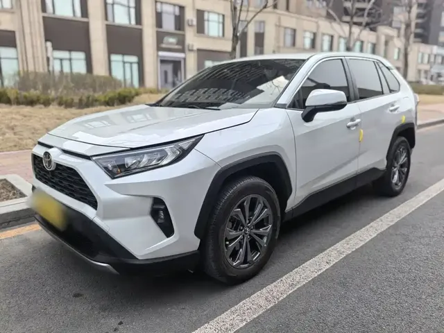 Toyota RAV4 Rongfang 2023 2.0L CVT 2WD Fashion Edition