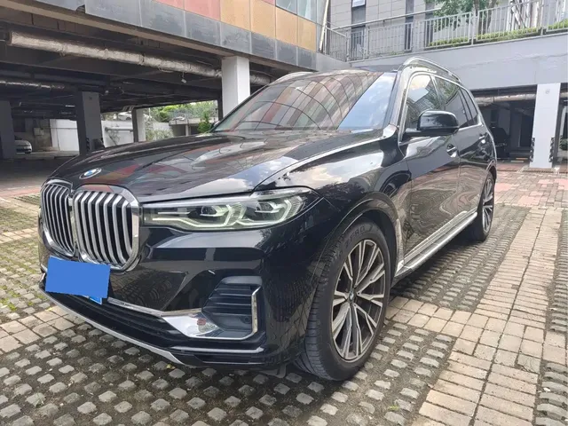 BMW X7 2022 xDrive40i Leading Luxury Package