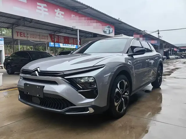 Citroën Versailles C5 X 2024 1.6T Momentum Extraordinary