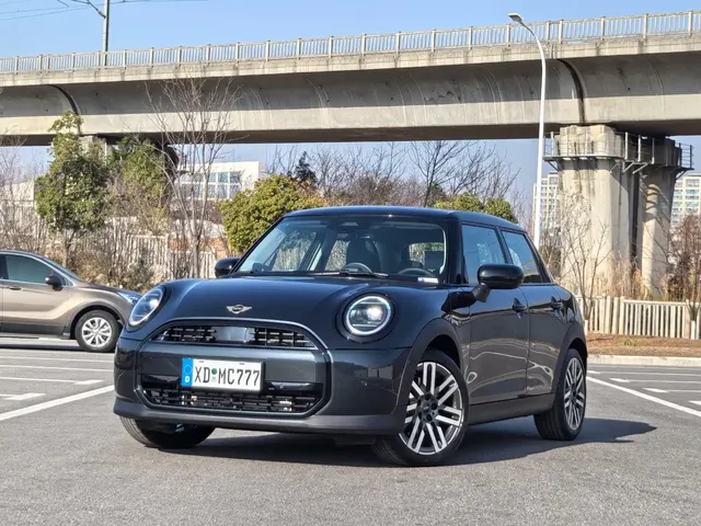 MINI MINI 2025 1.5T COOPER Classic 5-Door