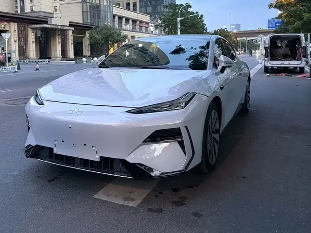 Geely Galaxy E8 2024 Model 550km RWD Soaring Dragon Edition