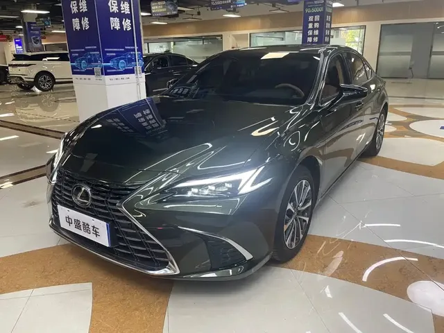 Lexus ES 2025 200 Ultimate Edition