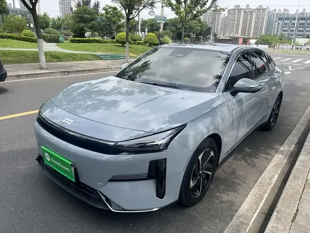 Geely Galaxy L6 2024 125km PLUS Soaring Dragon Edition
