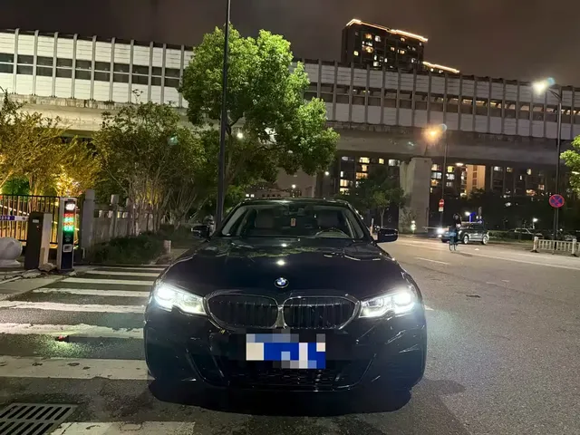 BMW 3 Series 2022 325i M Sport Shadow Edition