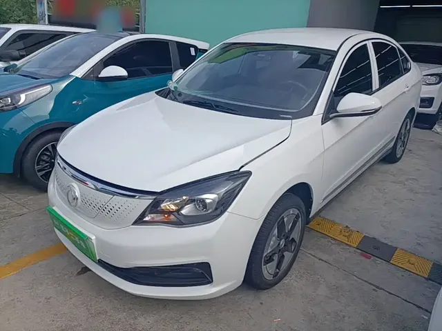Dongfeng Aeolus Dongfeng Fengshen E70 2023 400H Battery Swap Taxi Version